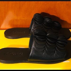 🤩🤩Beautiful Mercedes Castillo Leather Slides🤩🤩
